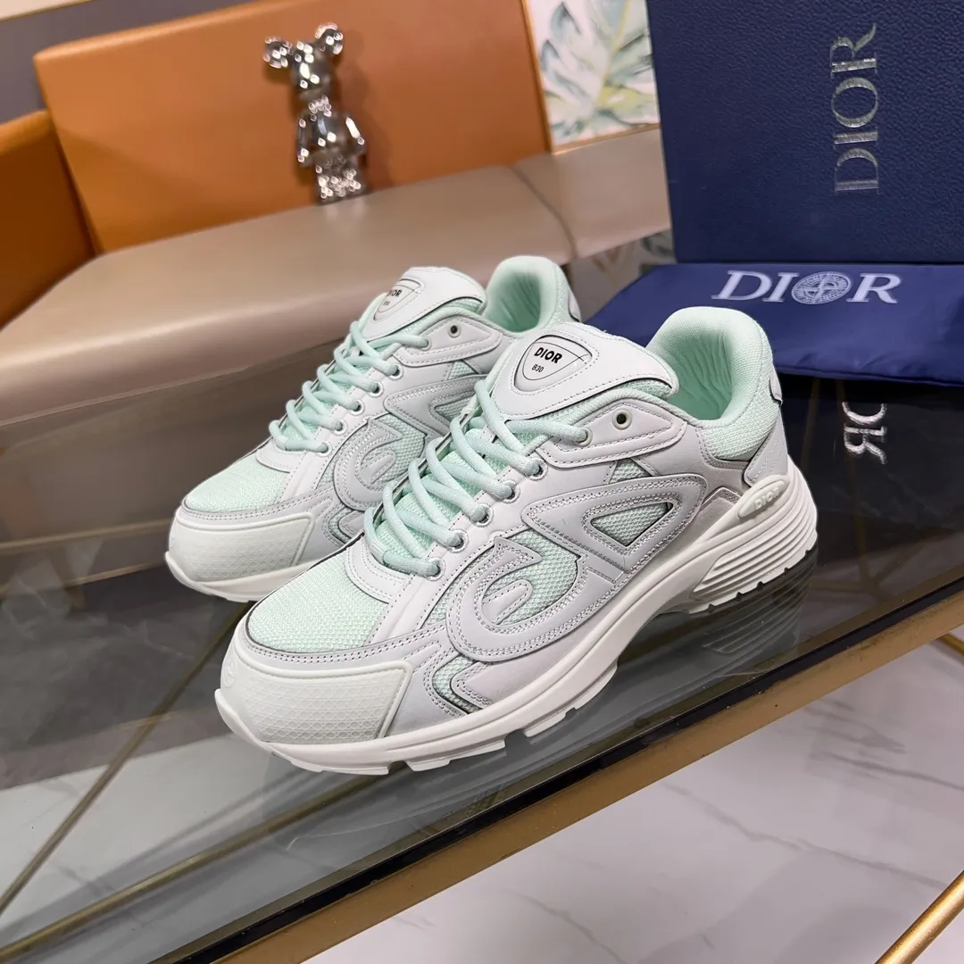 Men's Men's Shoes💰P460💰【DIOR】Dior's new B30 low-top sneakers✅ Carefully crafted from gray mesh fabric and white technical fabric, it features a CD30" graphic logo, and "DIO~B30" and "CD30" logos on the heel and tongue. The extra-light sculpted rubber sole is paired with iconic embellishments to enhance style, and internal stretch details create an ideal and comfortable wearing experience. Can be matched with a variety of casual looks to highlight a fashionable and modern sports style. Size: 38-44 (45 can be customized)